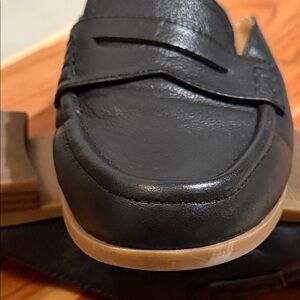 Crown Vintage Black Leather Loafers.